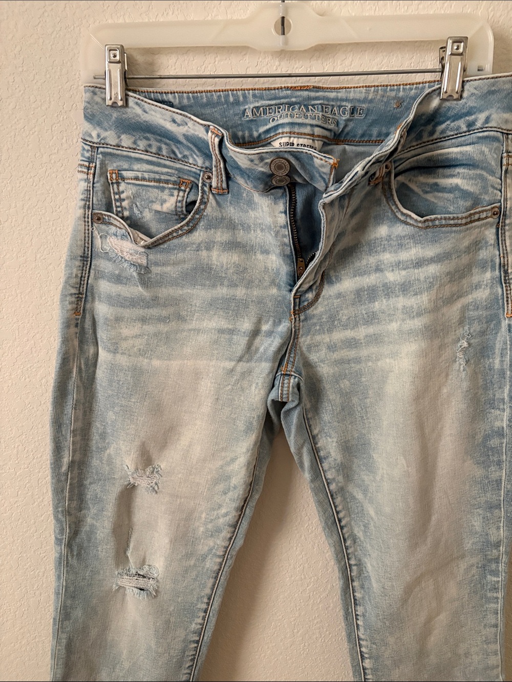 American Eagle Outfitters Faded Light Blue Skinny Jeans